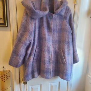 Ladies long sleeve vintage jacket.